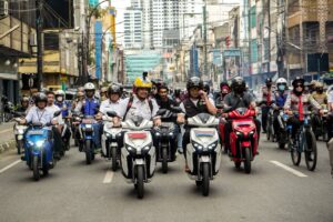 Bobby Nasution & Ridwan Kamil Uji Coba  Sepeda Motor Listrik